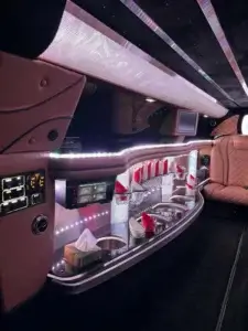 Luxury Bentley Limousine image (15)